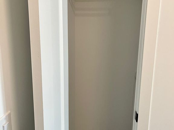4th image of 5 Defries St #511