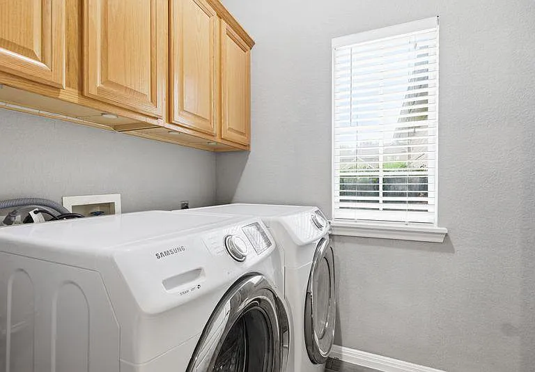 10008 Lachlan Dr — Photo 12