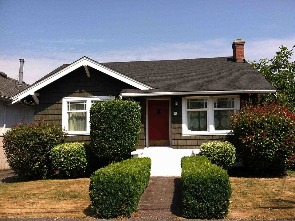 2nd image of 822 NE 55th St