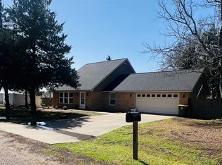 104 Cedar Creek Dr, Groesbeck, TX 76642