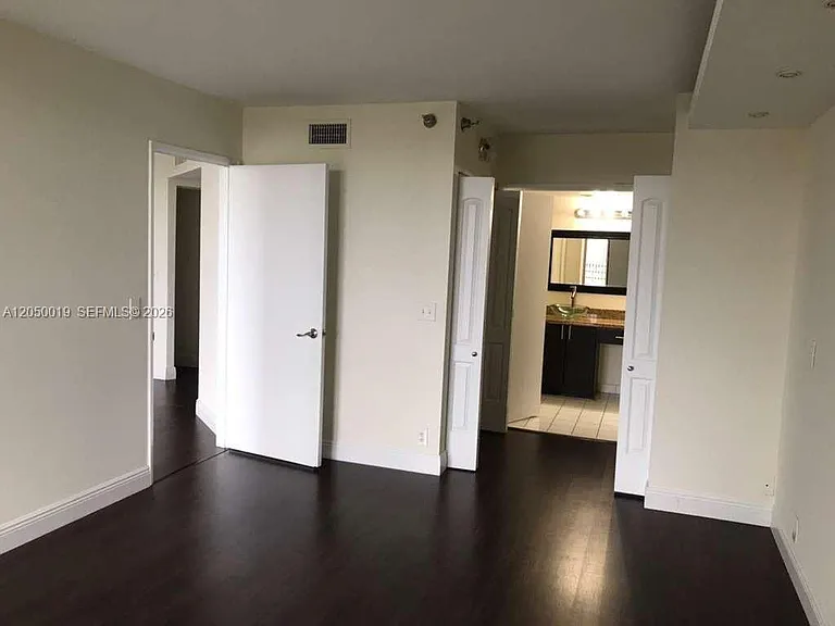 3300 NE 191st St #1412 — Photo 5