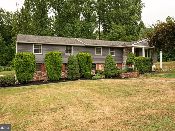 8 Devon Ln, Media, PA 19063