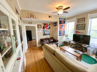 1005 W George St APT 2F, Chicago, IL 60657