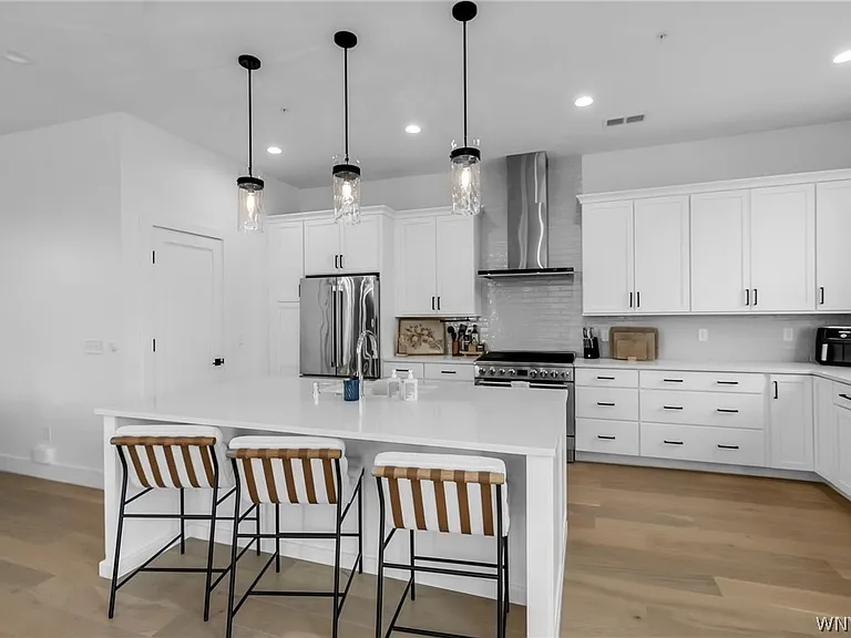 240 Lakefront Blvd — Photo 17