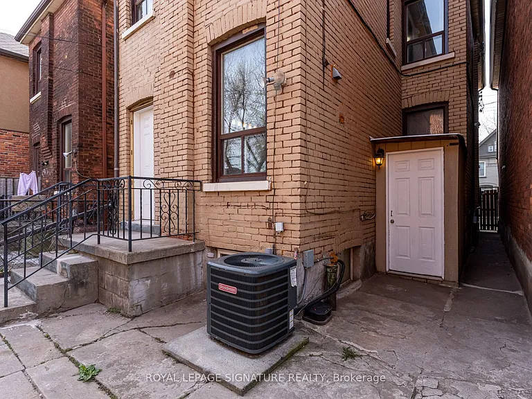 212 Wellington St N #BASEMENT — Photo 2