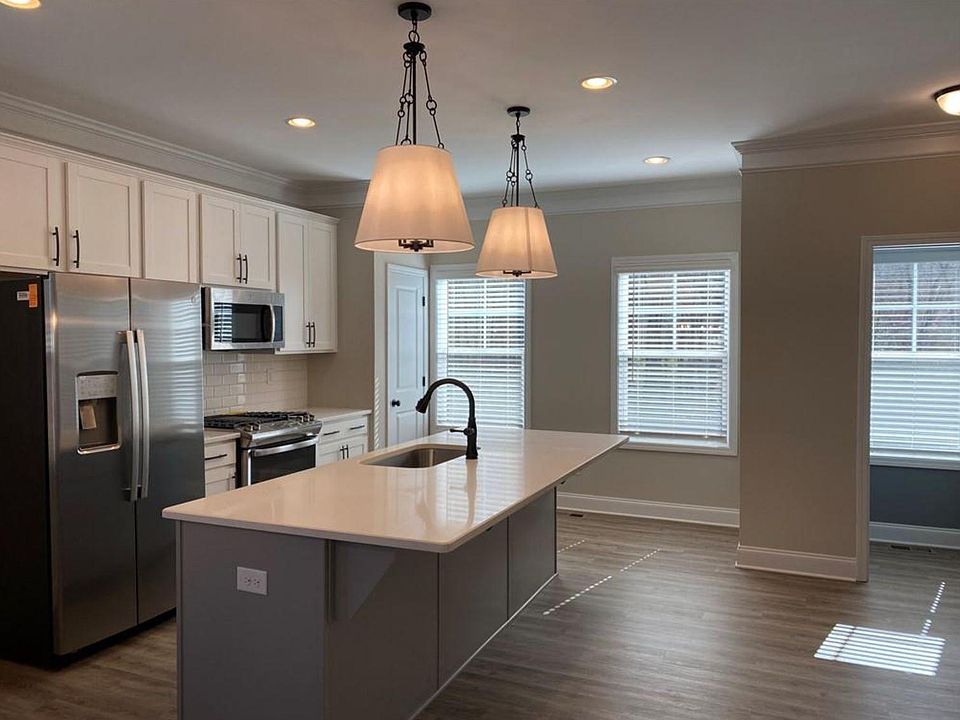 1st image of 412 Stovall Pl