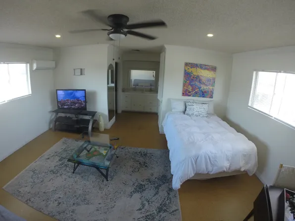 (undisclosed Address), Lakewood, CA 90712