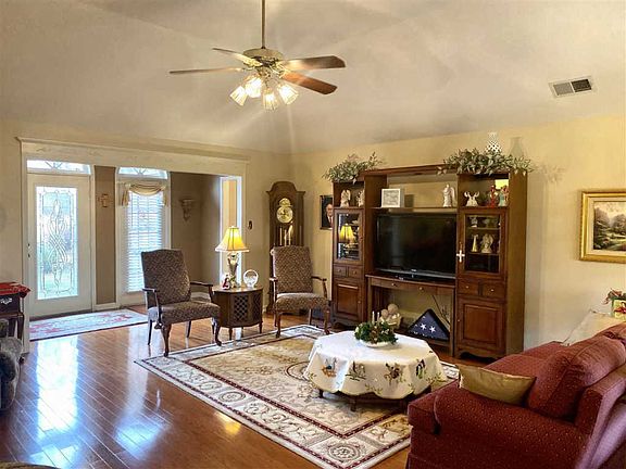 3rd image of 9601 Mosswood Ln