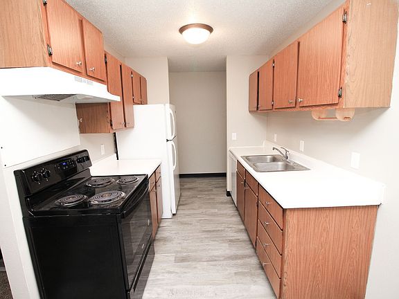 5th image of 3610 E 6th St #206