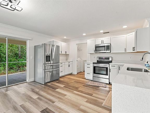 4th image of 2164 Shilo St