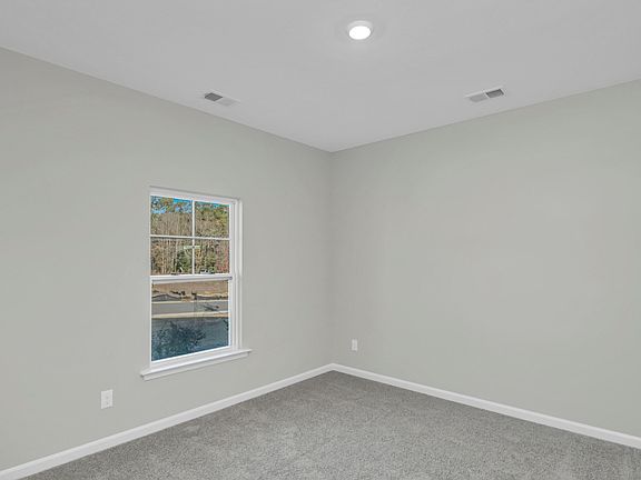 3rd image of 231 Raglins Way