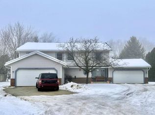 2520 W Oakwood Rd #2530, Oak Creek, WI 53154