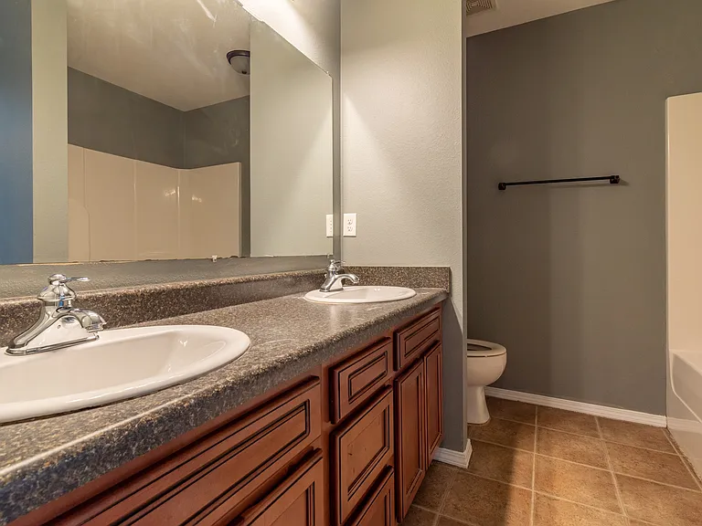 1040 Josie Kate Ln — Photo 10