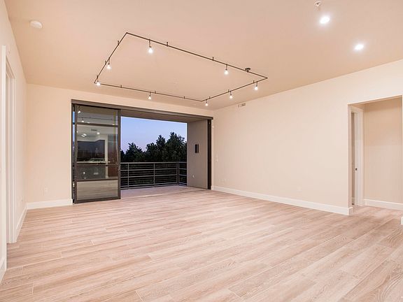 3rd image of 15215 N Kierland Blvd Unit 309
