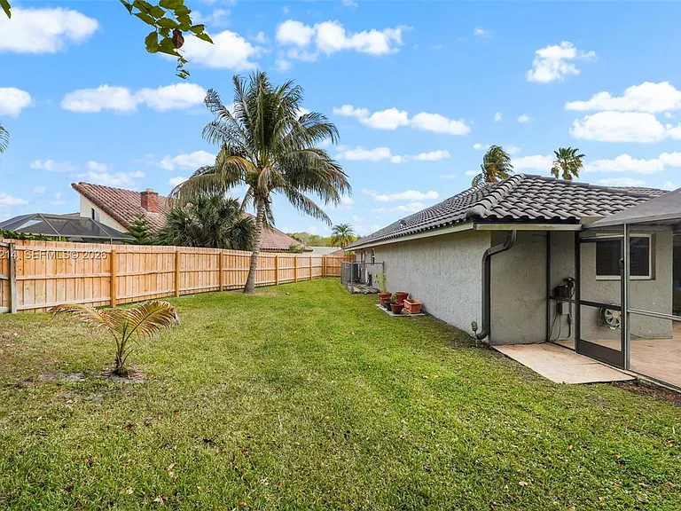 6975 Bianchini Cir — Photo 30