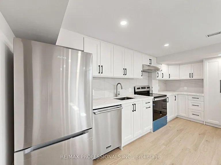 25 Carsbrooke Rd — Photo 24