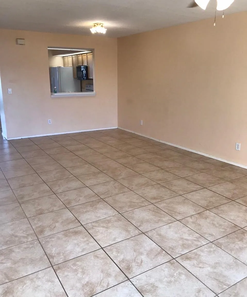 2 bed, 1013 sqft, $1,630 — Photo 4