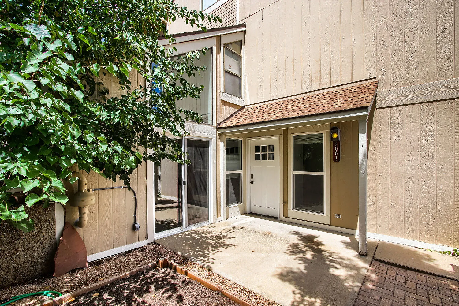 2 bed, 832 sqft, $2,400 — Photo 4