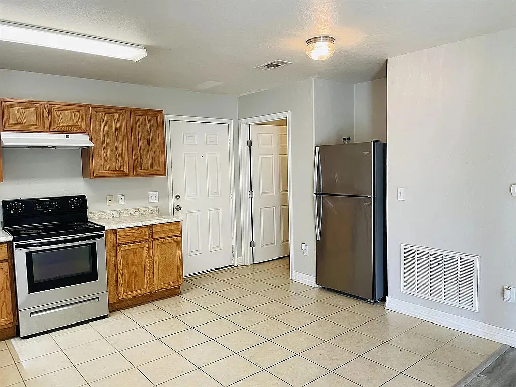 2 bed, 720 sqft, $1,100 — Photo 4