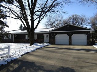 1935 Christopher Ct SE, Rochester, MN 55904