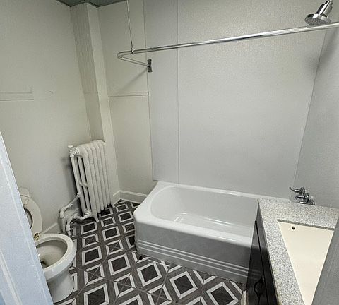5th image of 2800 Vermont Ave #4