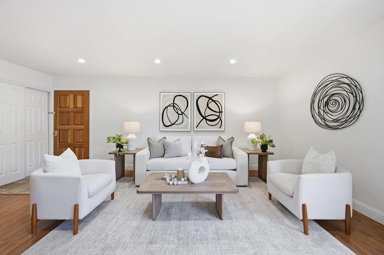 2 bed, 967 sqft, $3,350 — Photo 1