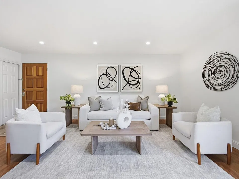 280 Easy St #209