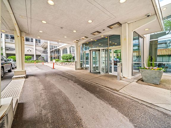 4th image of 4250 N Marine Dr APT 706