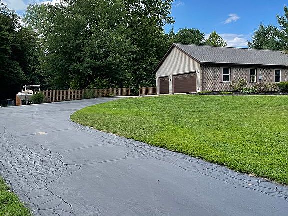 Ample Parking + RV Parking