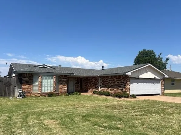 118 N Burdel Ln, Enid, OK 73703