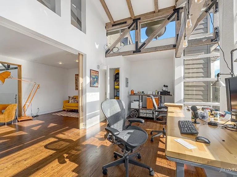 451 Eureka St — Photo 33