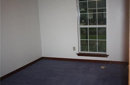 3rd image of 229 W Hoover St