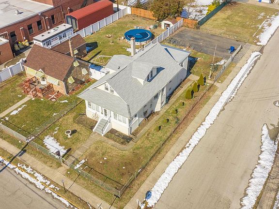 2nd image of 61 S Maple Ave