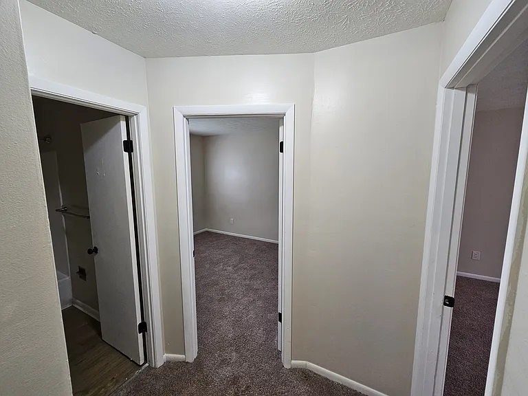 53 Neil St #8 — Photo 5