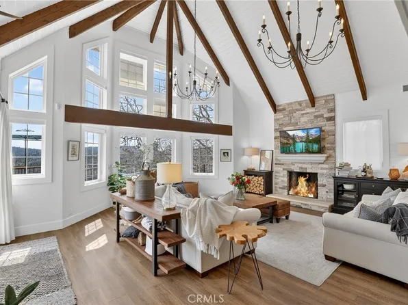 27604 Matterhorn Dr, Lake Arrowhead, CA 92352