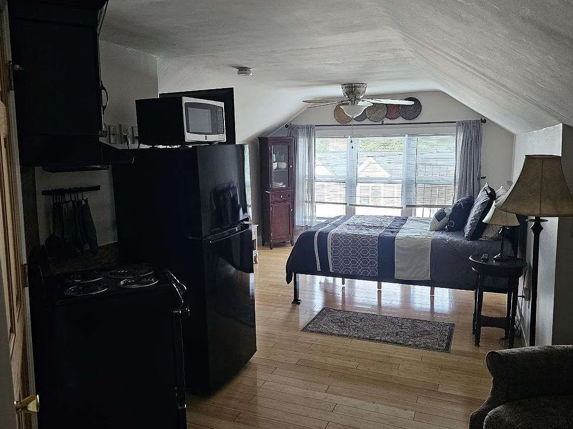 472 Prairie Ave — Photo 2