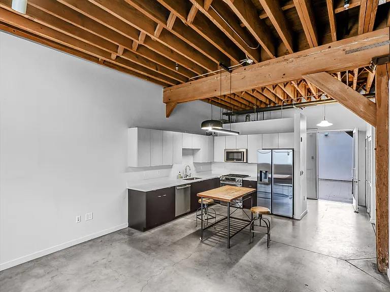 527 Molino St #110 — Photo 6
