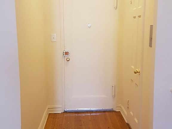 4th image of 130 E 18th St APT 4A