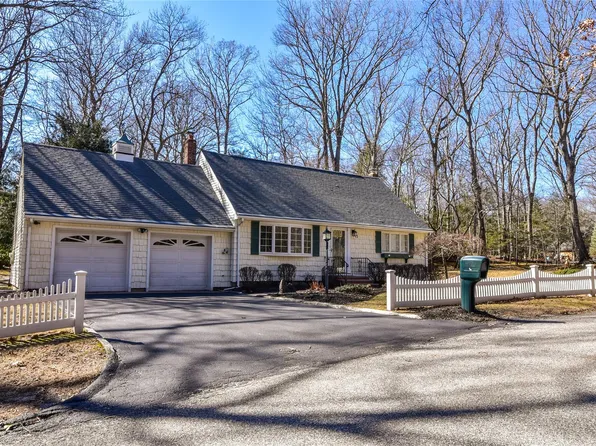 12 Valley Circle, Miller Place, NY 11764