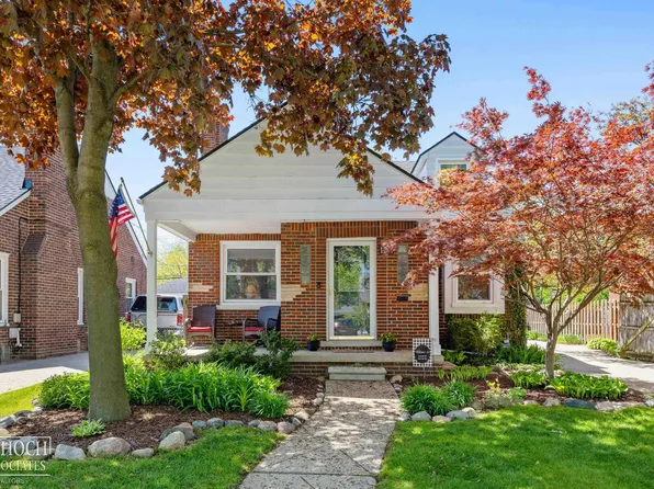 1781 Allard Ave, Grosse Pointe Woods, MI 48236