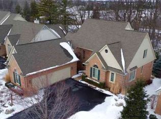 31172 Scenic View Cir, Farmington Hills, MI 48334