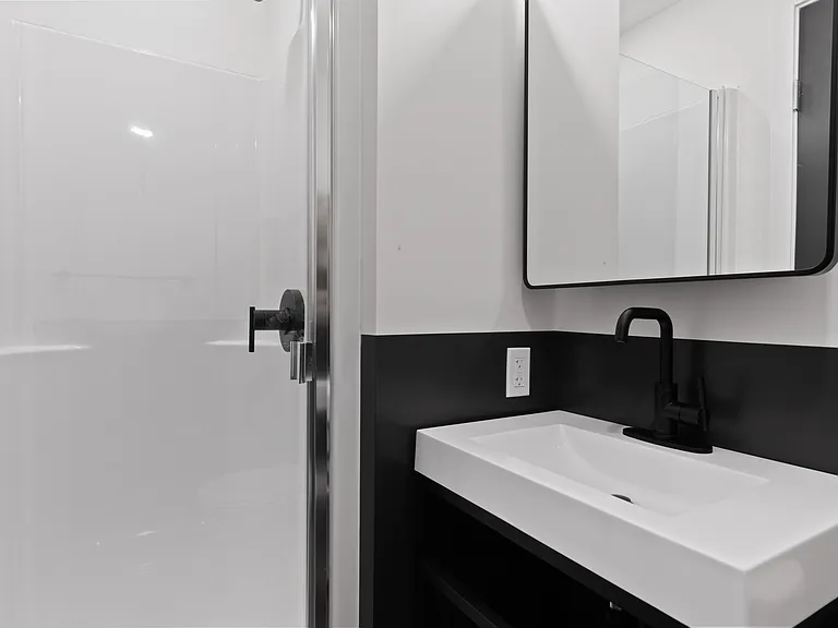 455 Abbott St — Photo 21