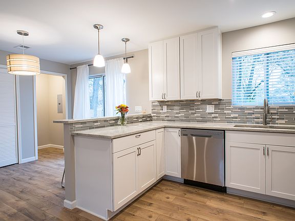 5th image of 3023 S 23rd Cir