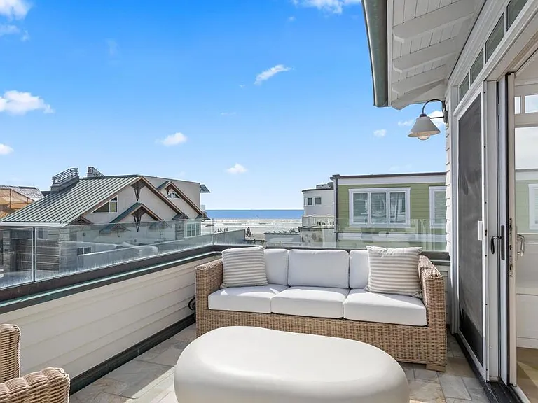2211 Ocean Front — Photo 7