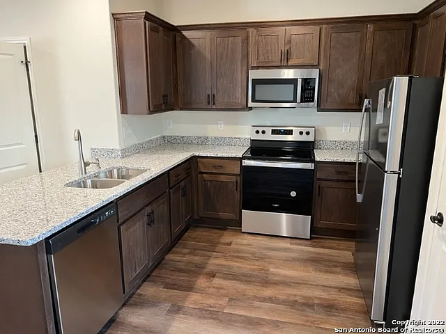 10329 Lynwood Vlg #101 — Photo 3