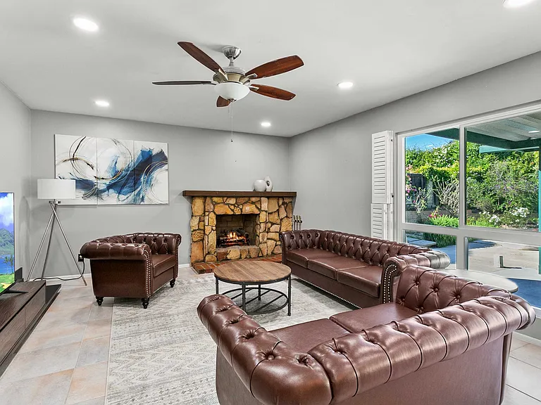 1428 Spruce Tree Dr — Photo 6