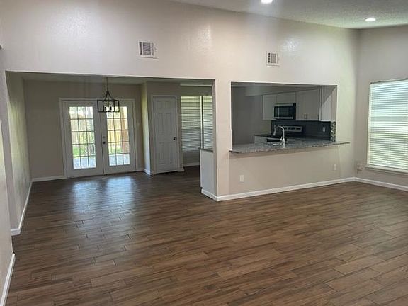 5th image of 15919 Kenbrook Dr