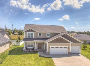 1042 Carnegie Knolls Dr, O Fallon, IL 62269