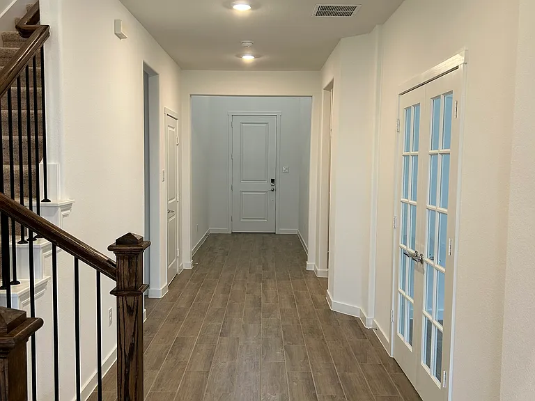 537 Breeds Hill Rd — Photo 6