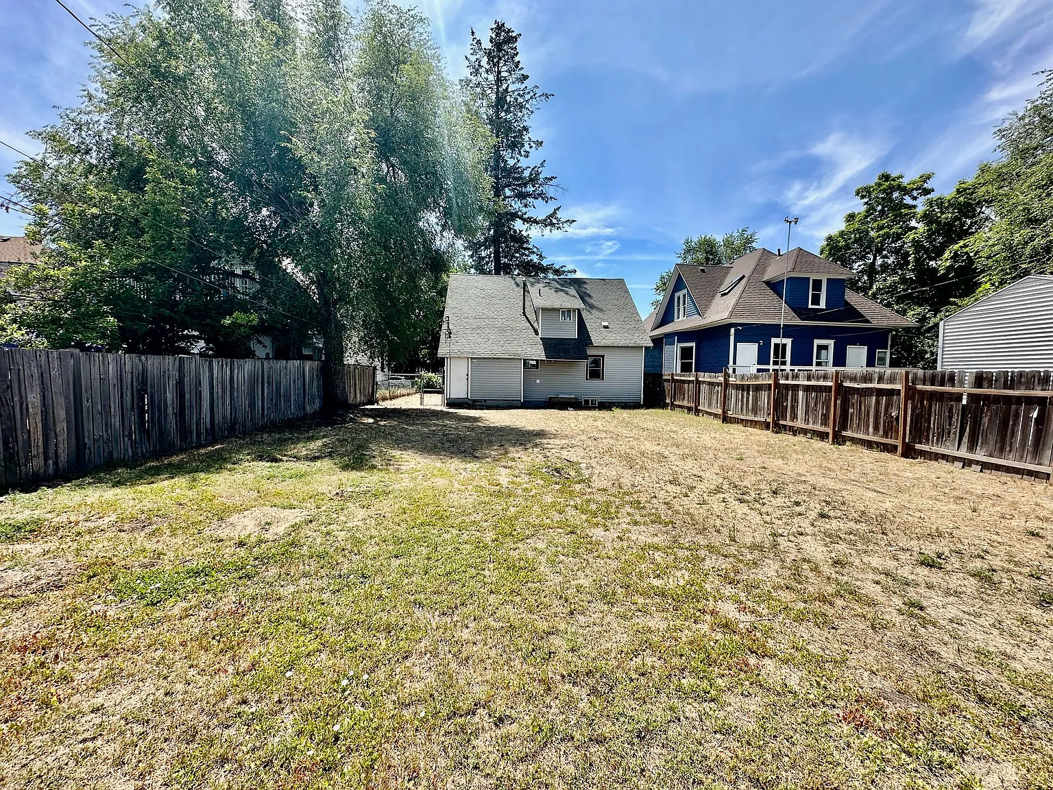 2022 W Dean Ave — Photo 4